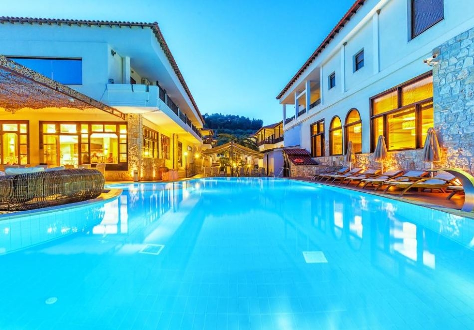 На първа линия в Посиди, Гърция: Нощувка на човек със закуска и вечеря + басейн в Xenios Possidi Paradise Hotel****, снимка 5