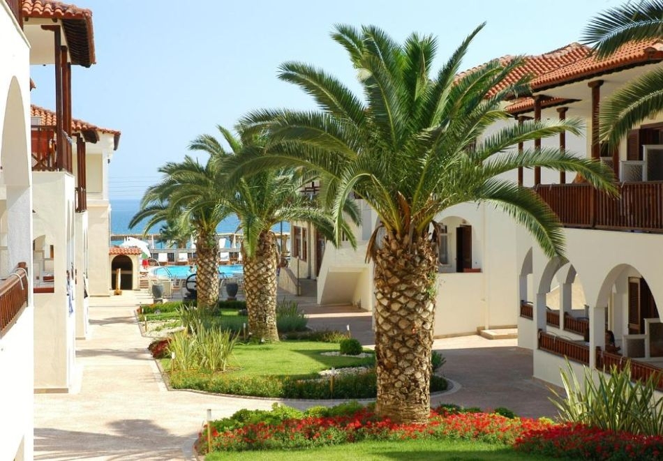 На първа линия в Посиди, Гърция: Нощувка на човек със закуска и вечеря + басейн в Xenios Possidi Paradise Hotel****, снимка 19