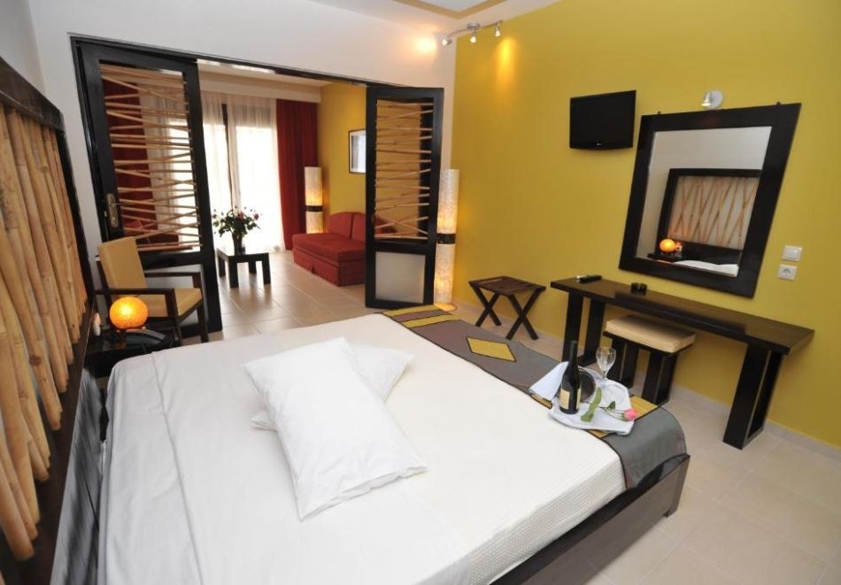 На първа линия в Посиди, Гърция: Нощувка на човек със закуска и вечеря + басейн в Xenios Possidi Paradise Hotel****, снимка 10