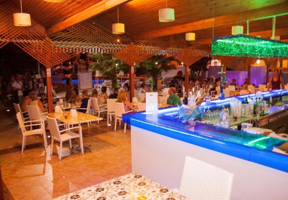 На първа линия в Алания, Турция: Полет от София + 7 All Inclusive нощувки на човек в Bora Bora Butik hotel, снимка 8