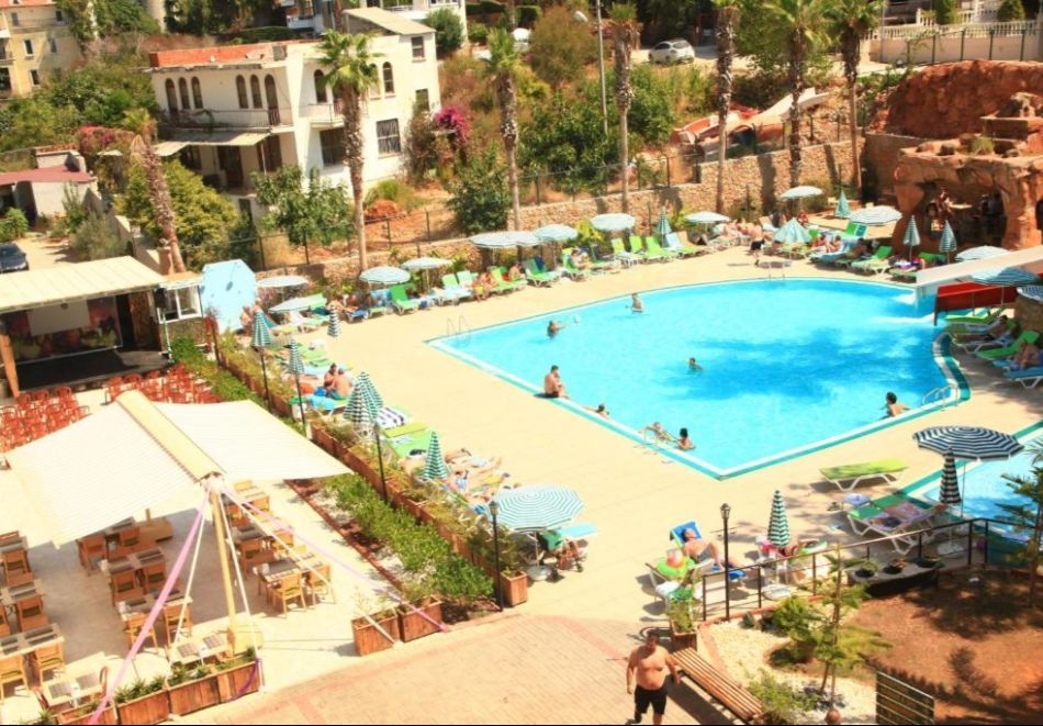 Промо оферта през май на 200м. от плажа в Алания, Турция: Полет от София + 7 All Inclusive нощувки на човек в Green Life Hotel 4*, снимка 4