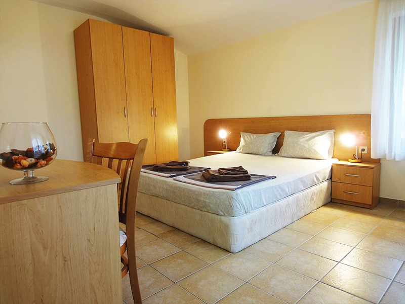 Нощувка на човек + басейн на ТОП ЦЕНА в хотел Съмър Дриймс, Слънчев бряг, снимка 4