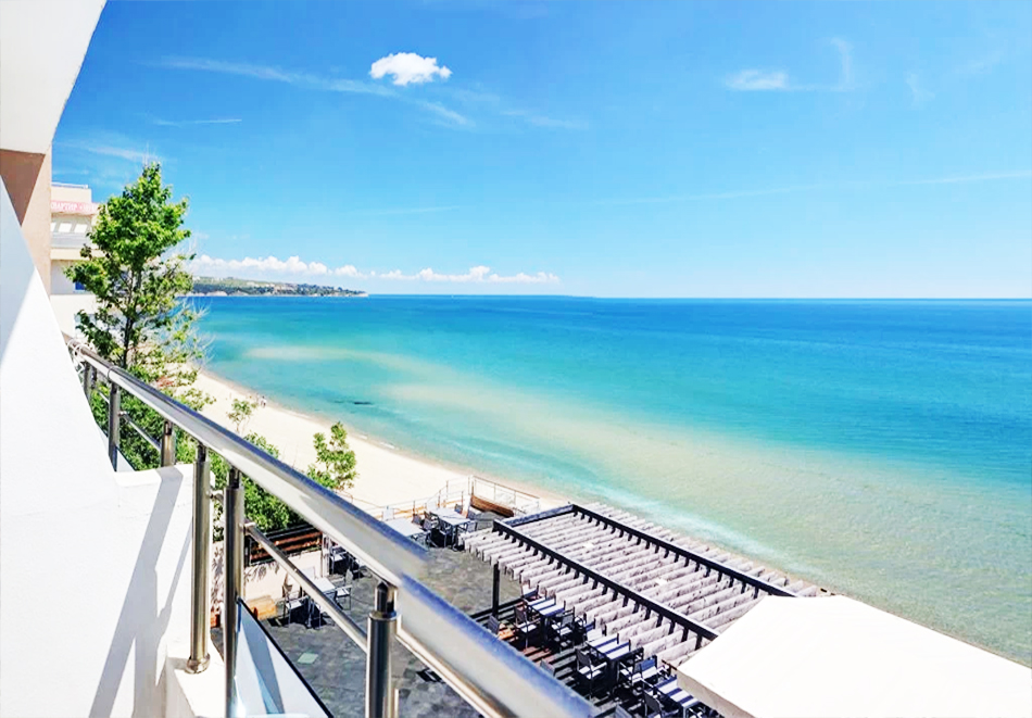 Нощувка на човек на база All Inclusive + басейн, чадър и шезлонг на плажа на 1-ва линия в хотел Парайзо Бийч, Обзор, снимка 7