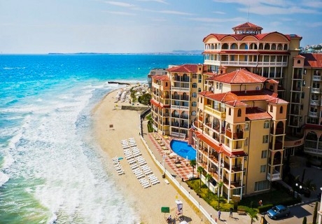 Море 2019 на първа линия в Елените! Нощувка на човек на база All Inclusive + басейн, аква парк и чадър и шезлонг на плажа от хотел Атриум Бийч**** Дете до 12г. - БЕЗПЛАТНО