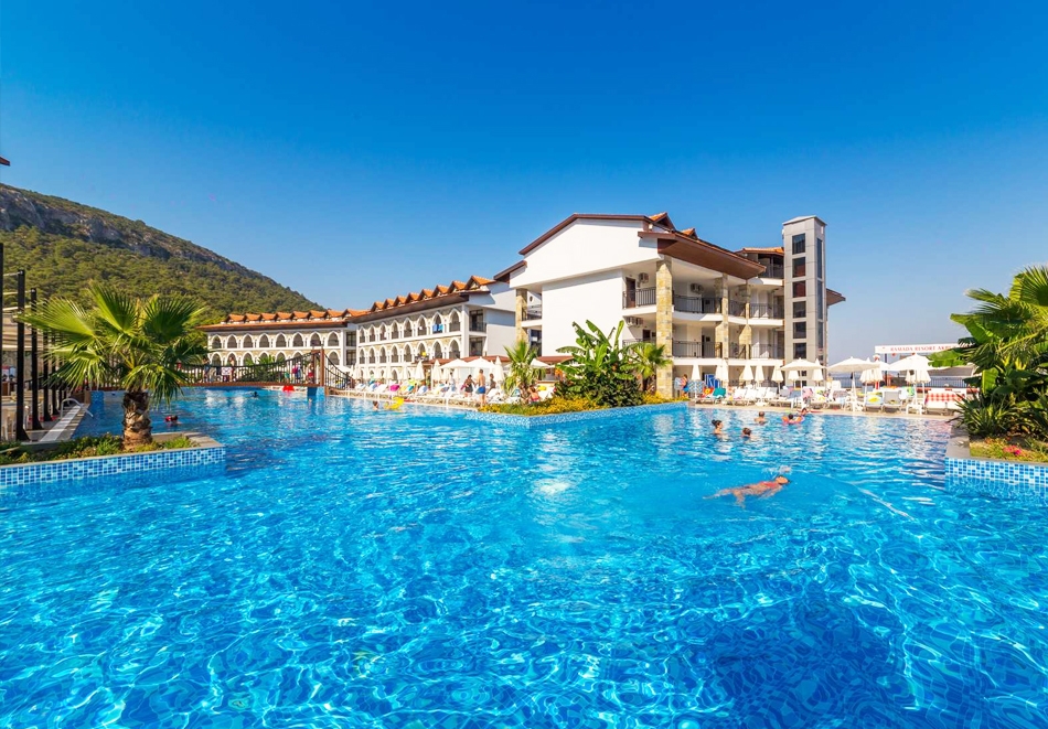 7 нощувки на човек на база All Inclusive + басейн и аквапарк в хотел Ramada Resort Akbuk, Дидим, Турция. Дете до 13г. - БЕЗПЛАТНО!