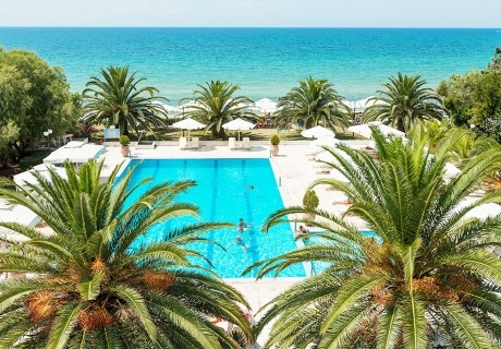 Нощувка на човек на база All inclusive + басейн в хотел Kasandra Mare, на 1-ва линия в Халкидики, Гърция. Дете до 12г. БЕЗПЛАТНО
