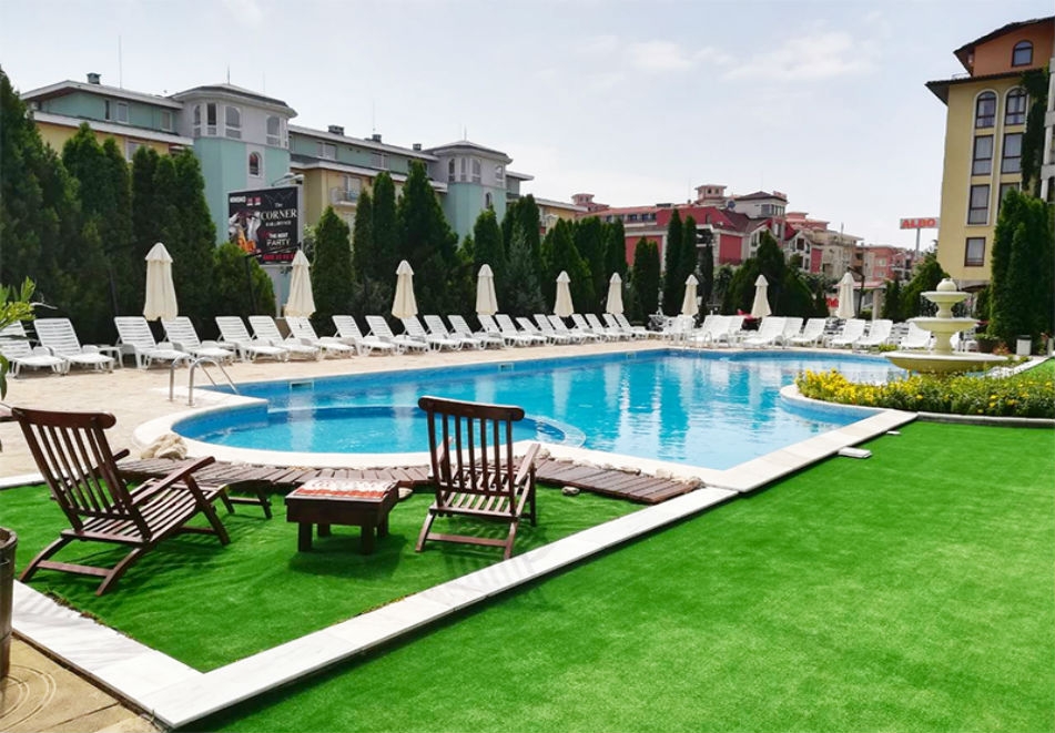 Нощувка на човек на база All Inclusive + басейн в самостоятелни къщи Пауталия, Слънчев бряг