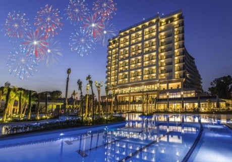 Нова година в Кушадасъ, Турция! 4 нощувки на човек на база All Inclusive + празнична вечеря от хотел Amara Sea Light 5*