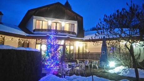 Коледа в Априлци! 2 нощувки на човек със закуски и празнични вечери от хотел Балкан Парадайс