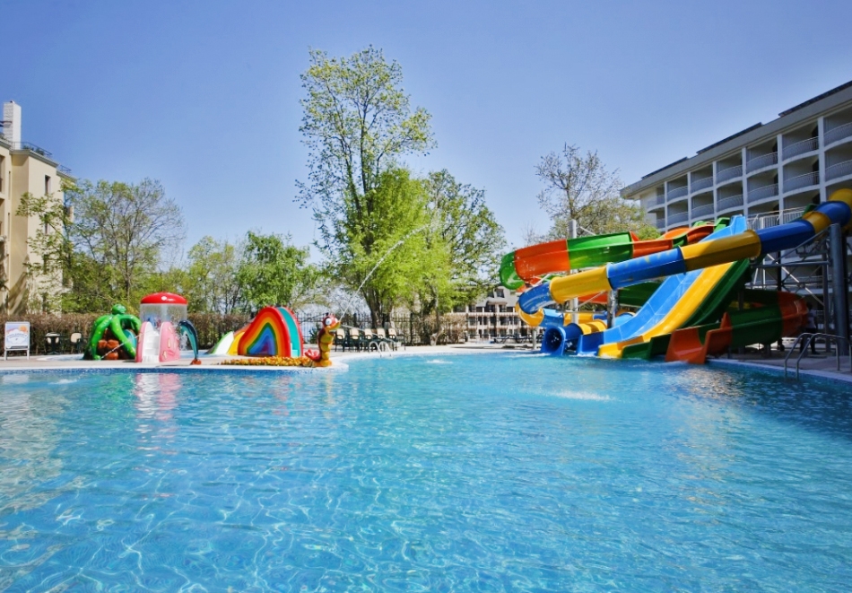 21.07 - 28.08 в Златни пясъци! Нощувка на човек на база All Inclusive в Престиж хотел и аквапарк****
