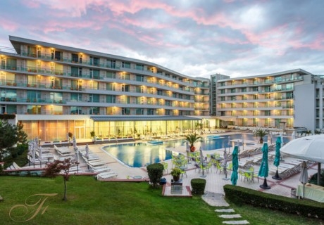 Нощувка на човек на база All Inclusive + басейн и анимация за деца и възрастни в хотел Феста Панорама, Несебър