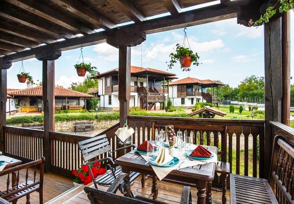 Уикенд в Еленския балкан! Нощувка на човек със закуска, обяд и вечеря + сауна и парна баня в семеен хотел Еленски Ритон до Елена