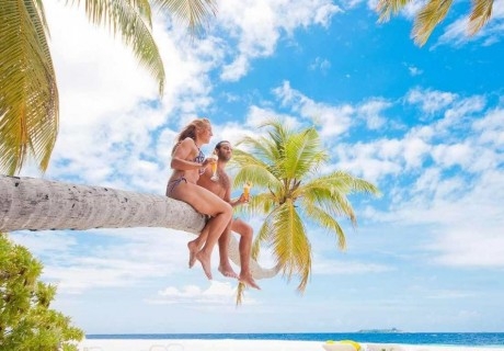Почивка във FIHALHOHI ISLAND RESORT 4*, Малдивите от октомври до декември. Чартърен полет от София + 7 нощувки на човек, със закуски, обеди и вечери!