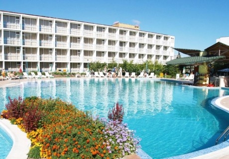 Нощувка на база All Inclusive на човек + басейн от Хотел Балатон, Слънчев Бряг