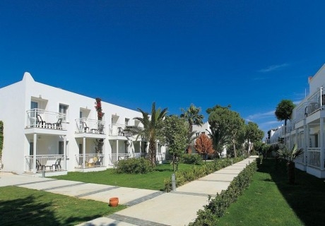 Почивка в PETUNYA BEACH RESORT 4*, Бодрум, Турция през август и септември 2021. Чартърен полет от София + 7 нощувки на човек на база All Inclusive!