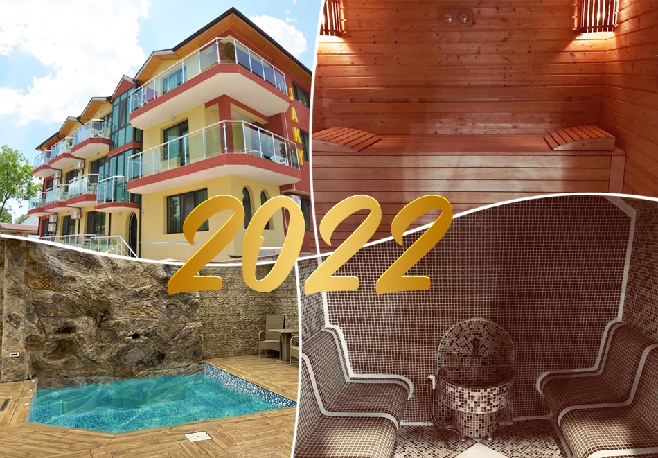 Нова година в Кранево! 2 или 3 нощувки на човек със закуски + Новогодишна вечеря с музика на живо + топъл басейн и релакс зона от хотел Жаки
