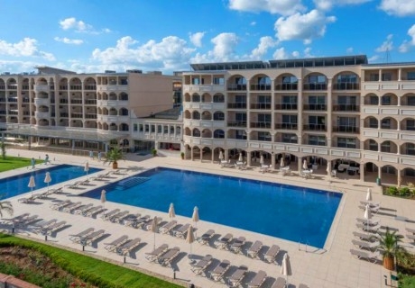 Нощувка на човек на база All Inclusive + 2 басейна от Хотел Белведере Александрия клуб, Приморско. Дете до 13.99г - безплатно!
