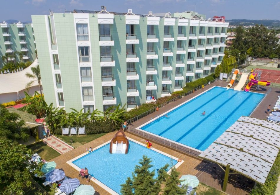 Майски празници в Grand Belish Hotel 5* , Кушадасъ, Турция! Автобусен транспорт + 7 нощувки на човек на база All Inclusive. Дете до 12.99г. безплатно!