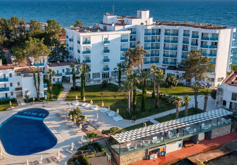 На първа линия в Кушадасъ, Турция! 5 или 7 нощувки на човек на база Ultra Аll Inclusive в хотел LE BLEU HOTEL & RESORT 5* + басейни . Дете до 12.99г. - БЕЗПЛАТНО! Собствен транспорт.