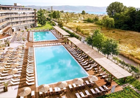 2 или 3 нощувки на човек на база All Inclusive + 2 басейна в хотел Кукс Клуб, Слънчев Бряг