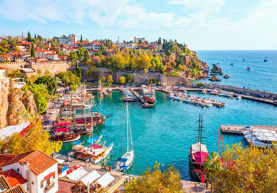 Круиз 5 гръцки острова, Атина и Кушадасъ! Автобусен транспорт до Солун + 7 нощувки на база All inclusive на круизен кораб Celestyal Crystal