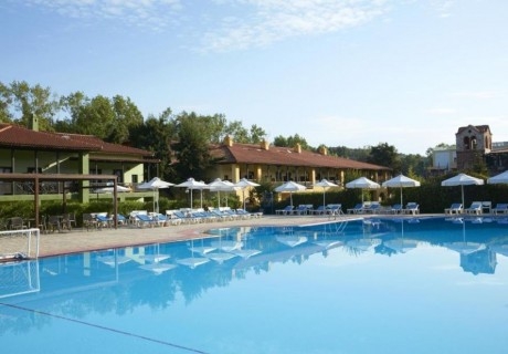 3+ нощувки на човек със закуски и вечери + басейни в хотел Simantro Beach 5*, Касандра, Халкидики. Дете до 11.99г. БЕЗПЛАТНО!