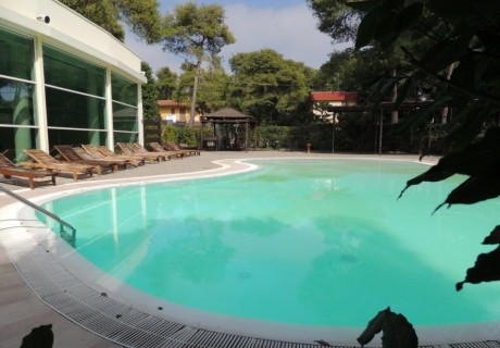 Почивка в NICOTEL PINETO 4*, Пулия, Италия. Чартърен полет от София + 7 нощувки със закуски и вечери на човек