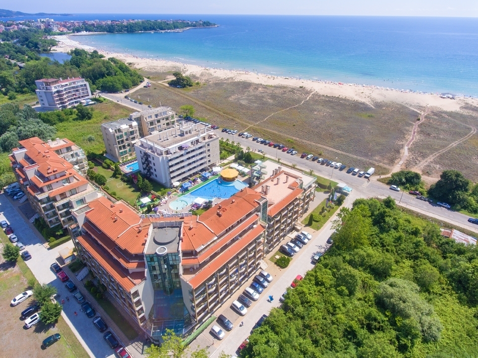 Нощувка на човек на база All Inclusive + басейн в хотел Престиж Сити 2, Приморско