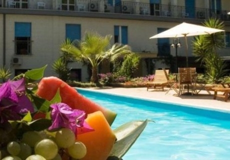 Почивка в VILLA GIUSY 4*, Пулия, Италия. Чартърен полет от София + 7 нощувки със закуски и вечери на човек