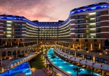 Ранни записвания за Нова Година 2023г. в ASKA LARA RESORT & SPA 5*, Лара, Турция. Чартърен полет от София + 4 нощувки на човек на база All Inclusive!