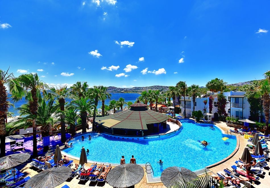 Ранни записвания за лято 2023 в хотел PARKIM AYAZ 4*, Бодрум, Турция! 5 или 7 нощувки на човек на база Аll Inclusive + басейни. Дете до 12.99 г. безплатно.Собствен транспорт!