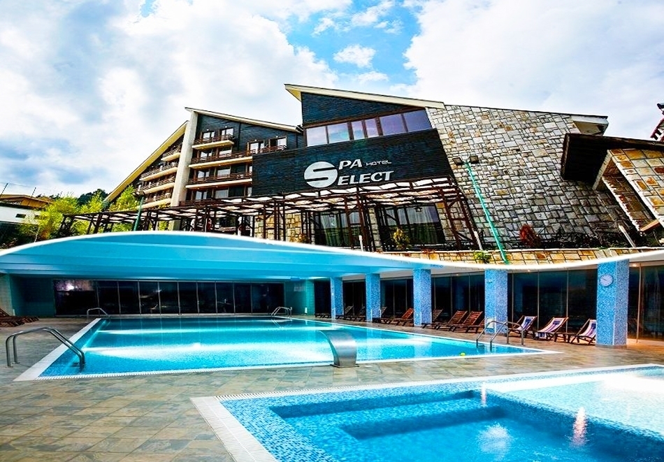 Нощувка на база All inclusive light или закуска, обяд и вечеря на човек + МИНЕРАЛЕН басейн в хотел Селект 4*, Велинград