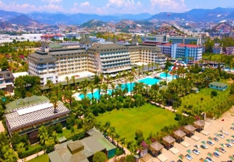 Ранни записвания за лято 2023 в MC ARANCIA RESORT HOTEL 5*, Алания, Турция. Чартърен полет от София + 7 нощувки на човек на база Ultra All Inclusive + басейни и водни пързалки!