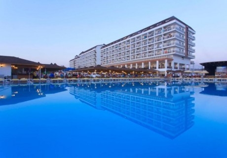 Ранни записвания в EFTALIA SPLASH RESORT 4*, Алания, Турция. Чартърен полет от София + 7 нощувки на човек на база All Inclusive + басейни и водни пързалки!