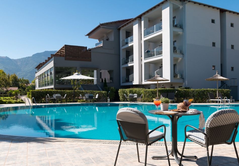 На 80м. от плажа на о. Тасос! 3+ нощувки със закуски и вечери на човек + басейн в Princess Golden Beach Hotel 4*, Хриси Амудия, Тасос, Гърция