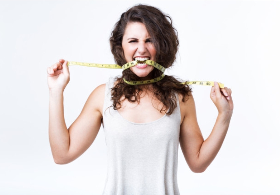 1 или 5 процедури липолазер + 1 процедура с целутрон от център за естетична и холистична медицина Симона