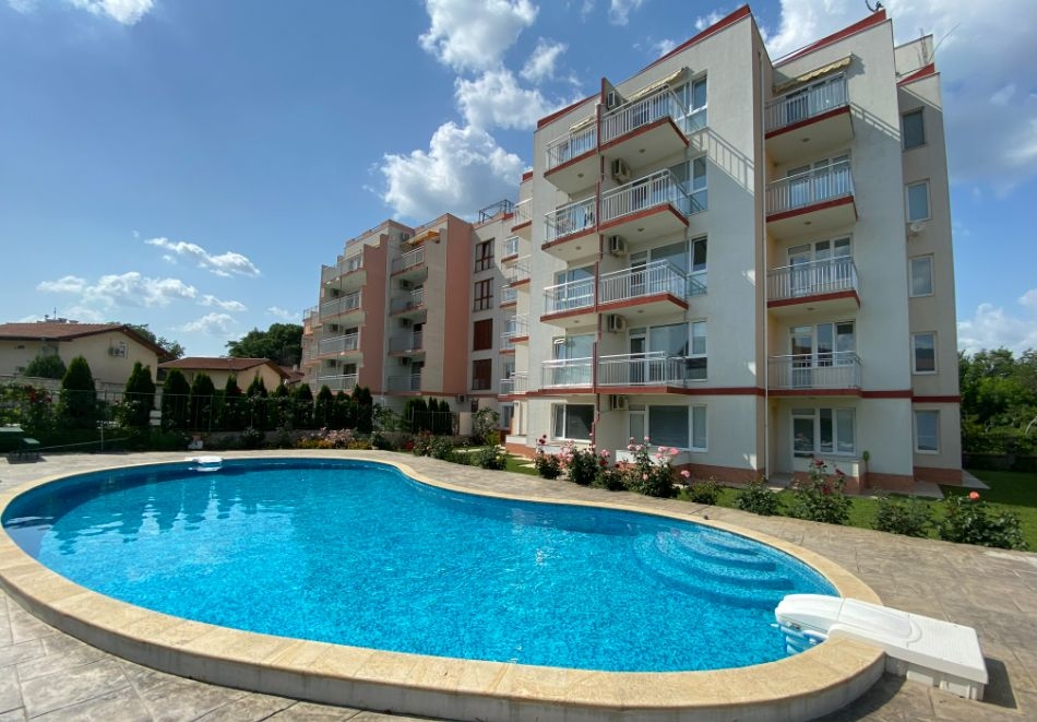 Нощувка за петима в апартамент от Комплекс Лотос, Кранево