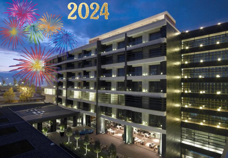 Нова Година в Солун, Гърция! 4 нощувки на човек със закуски и вечери, едната Празнична* + вътрешен басейн, парна баня и джакузи в The Met Hotel 5*. Дете до 6г. БЕЗПЛАТНО!