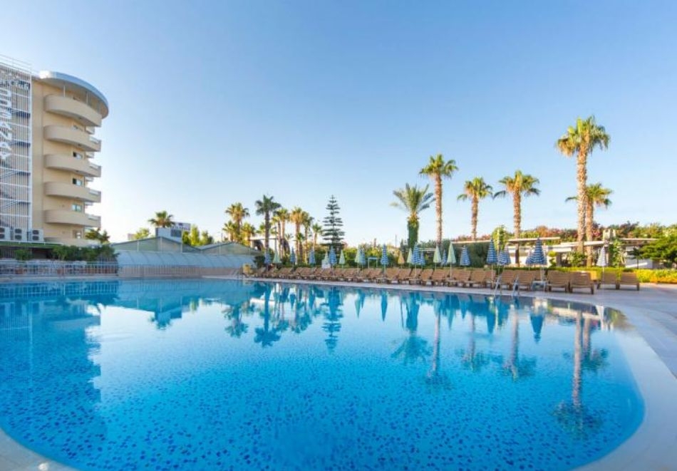 17.05 в BEACH CLUB DOGANAY 5*, Алания,Турция! Автобусен транспорт +7 нощувки на човек на Ultra All Inclusive. Дете до 11.99г. безплатно!