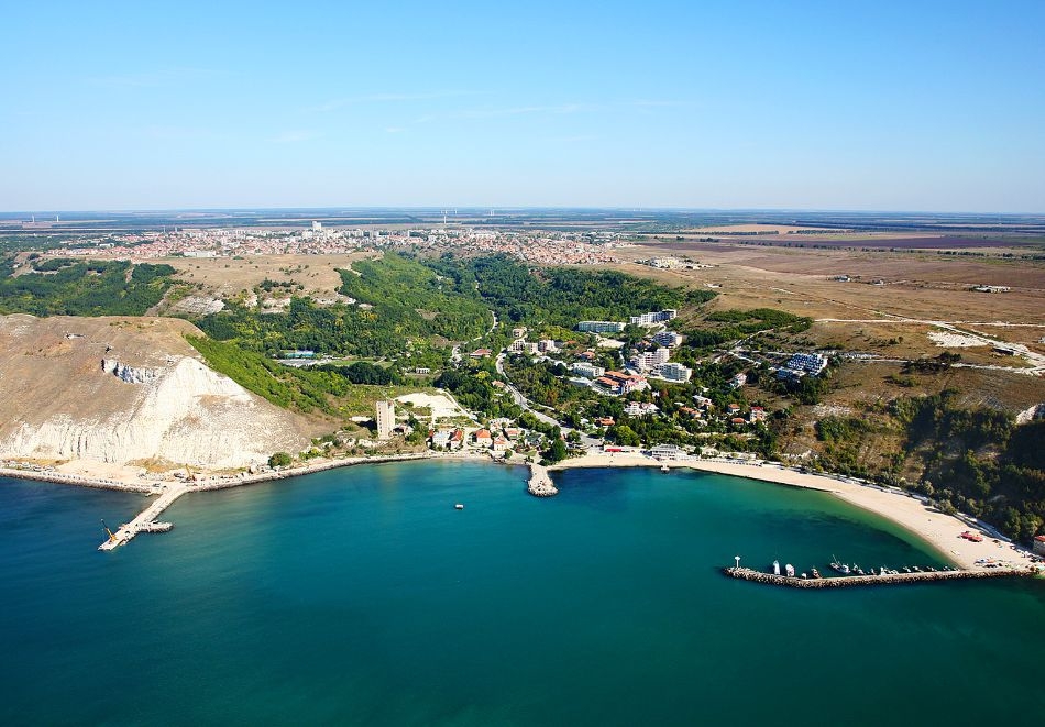 Наем на апартамент за ПЕТИМА от Апартамент за гости Гларус, Каварна