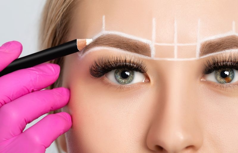 Микропигментация на вежди от салон за красота KK lashes, София