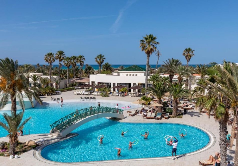 	 На първа линия в YADIS DJERBA GOLF THALASSO &amp; SPA 4*, о-в Джерба, Тунис. Полет от София + 7 нощувки за ДВАМА на база All Inclusive! 