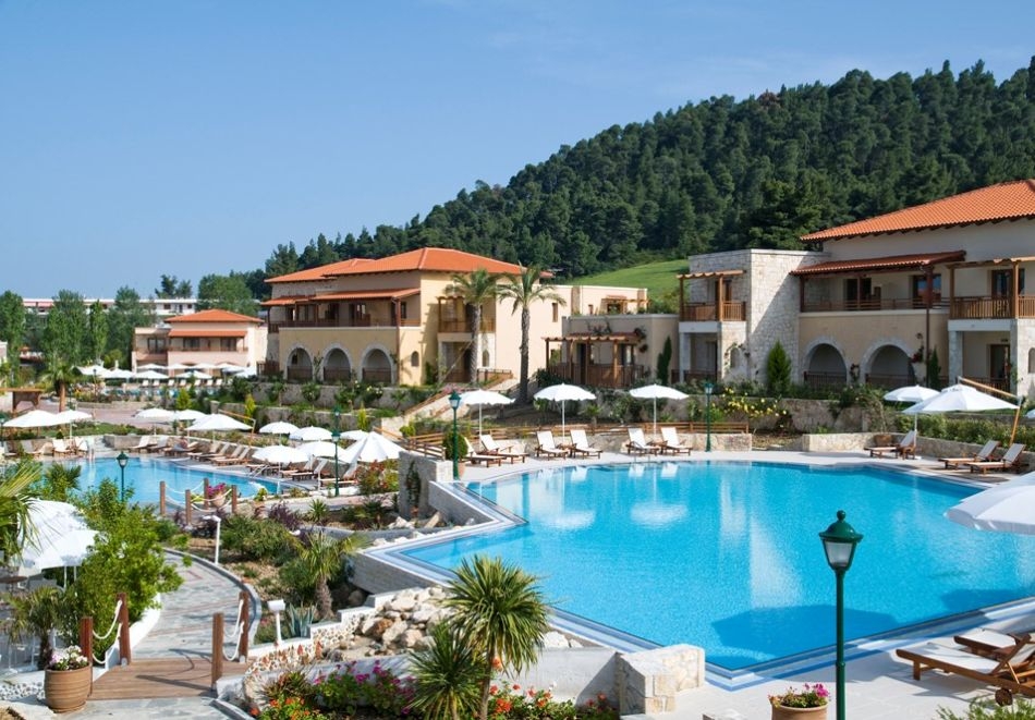 Ранни записвания на първа линия в Aegean Melathron Thalasso Spa Hotel*****, Калитеа, Гърция! 5+ нощувки на човек със закуски и вечери+ 9 басейна