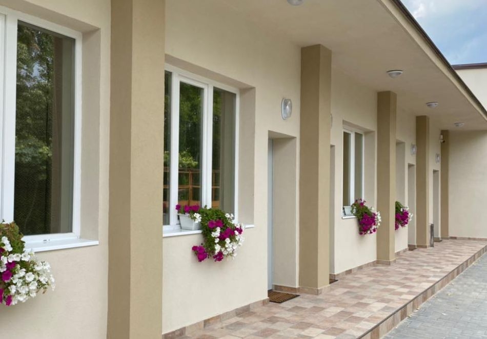 Нощувка на човек във Вила Мегалита - стаи за гости, с. Бузовград