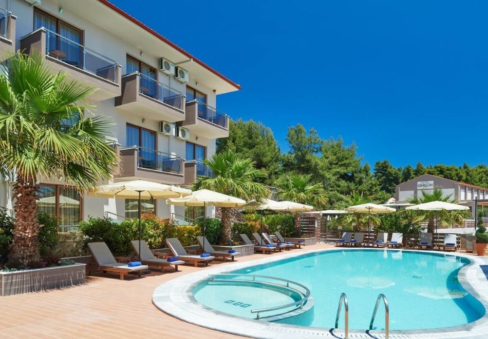 На 70м. от плажа в Simeon Hotel***, Метаморфоси, Гърция! 3+ нощувки със закуски и вечери на човек + басейн