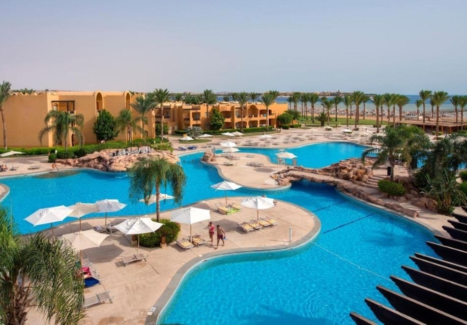 През октомври в STELLA BEACH RESORT & SPA MAKADI BAY 5*, Хургада, Египет! Чартърен полет от София + 7 нощувки на човек на база All Inclusive!