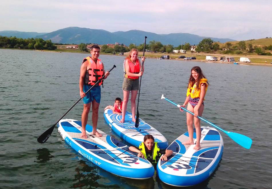 SUP-ер приключение на падъл борд за начинаещи с локация по избор! Насладете се на 2 часа гребане в компания на професионалисти от SUP and Travel, София