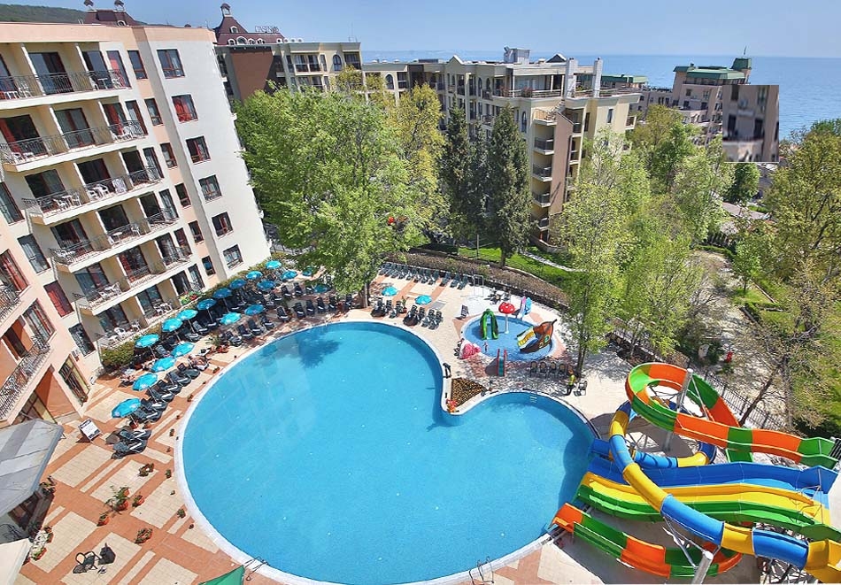 All Inclusive + 3 басейна и 2 аквапарка от Престиж хотел и Аквапарк, Златни пясъци. Дете до 12.99г. - БЕЗПЛАТНО!