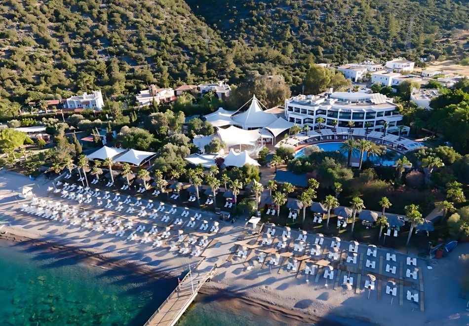 На първа линия в LATANYA PARK RESORT 4*, Бодрум, Турция. Чартърен полет от София + 7 нощувки на човек на база All Inclusive!