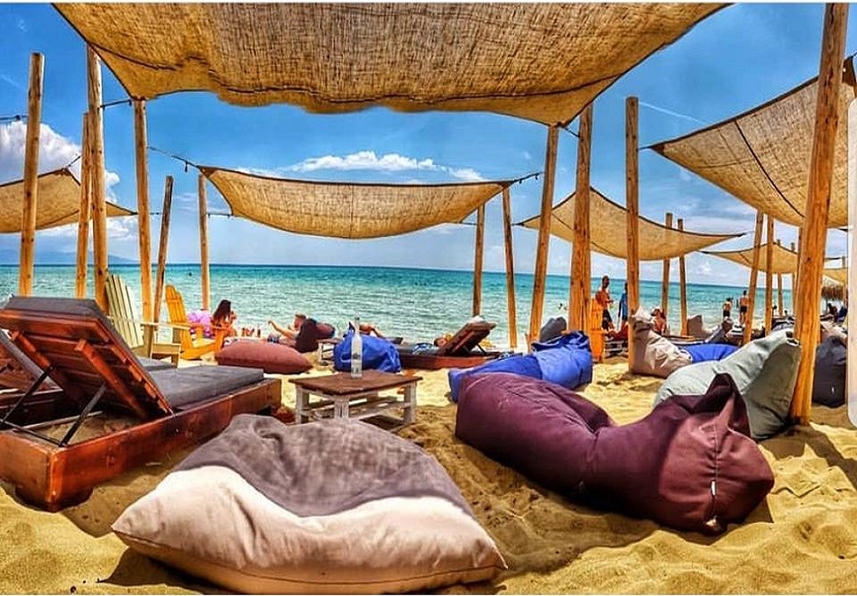 На плаж в Гърция за един ден! Транспорт до Кавала - плаж Амолофи на човек от ТА Юбим Холидейс